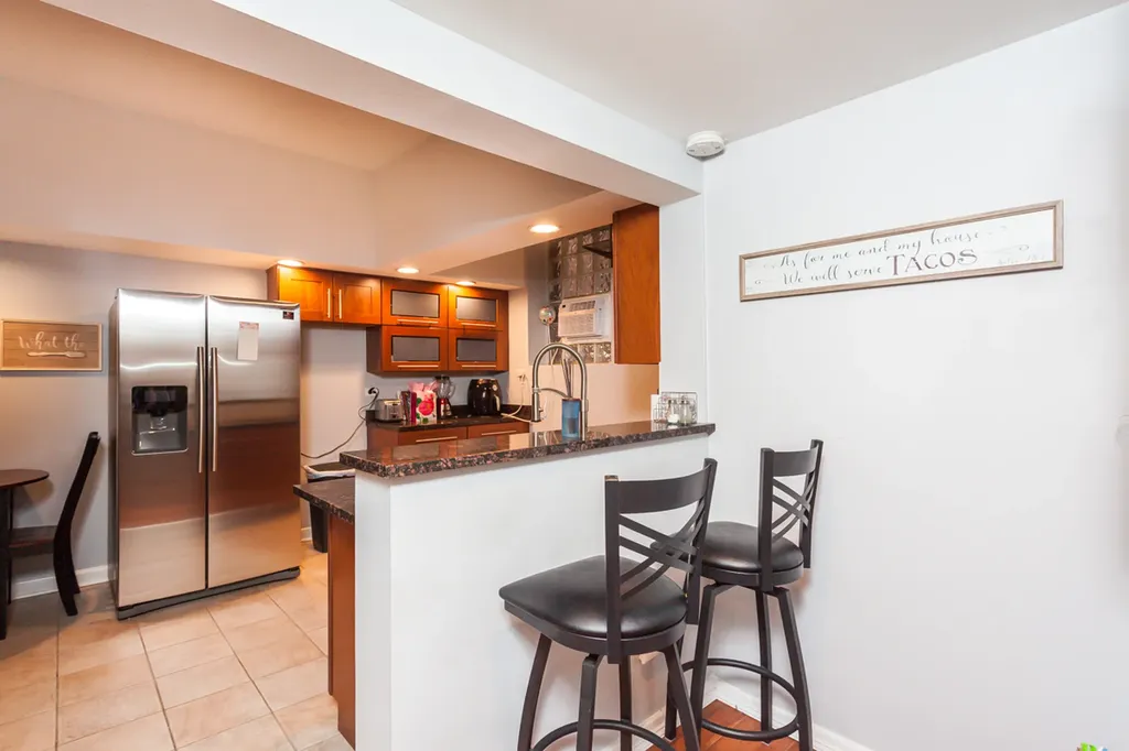 3608 North Pine Grove Avenue Chicago IL 60613