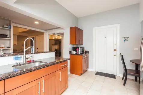 3608 North Pine Grove Avenue Chicago IL 60613