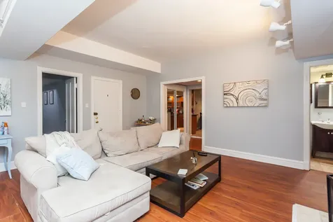 3608 North Pine Grove Avenue Chicago IL 60613