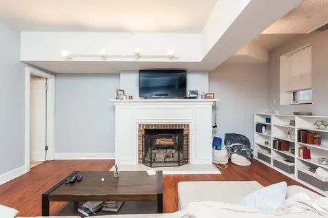 3608 North Pine Grove Avenue Chicago IL 60613