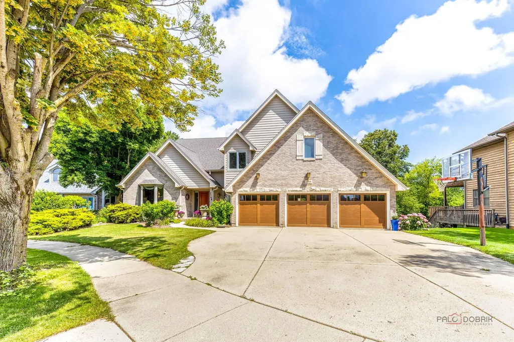 2768 Glendower Terrace Elgin IL 60124