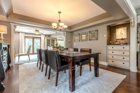 2768 Glendower Terrace Elgin IL 60124