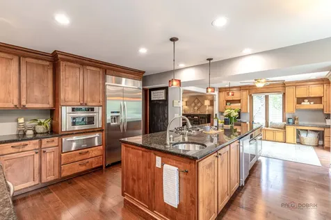2768 Glendower Terrace Elgin IL 60124