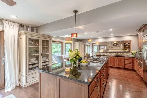 2768 Glendower Terrace Elgin IL 60124