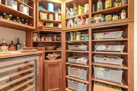 2768 Glendower Terrace Elgin IL 60124