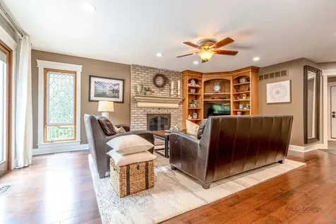 2768 Glendower Terrace Elgin IL 60124