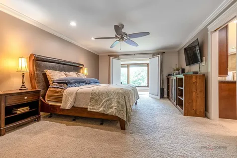 2768 Glendower Terrace Elgin IL 60124