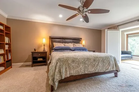 2768 Glendower Terrace Elgin IL 60124