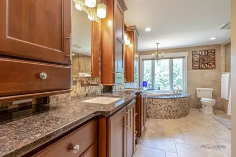 2768 Glendower Terrace Elgin IL 60124