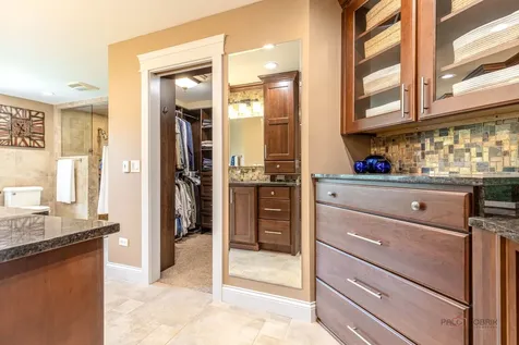 2768 Glendower Terrace Elgin IL 60124