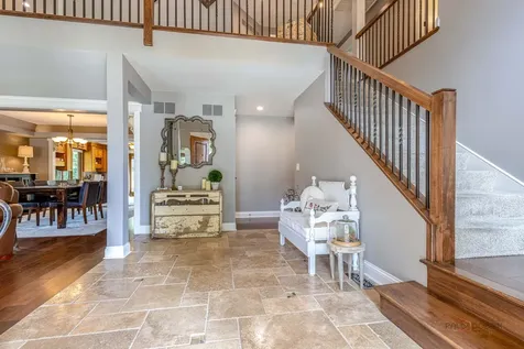 2768 Glendower Terrace Elgin IL 60124