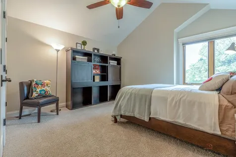 2768 Glendower Terrace Elgin IL 60124