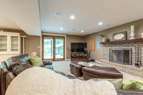 2768 Glendower Terrace Elgin IL 60124