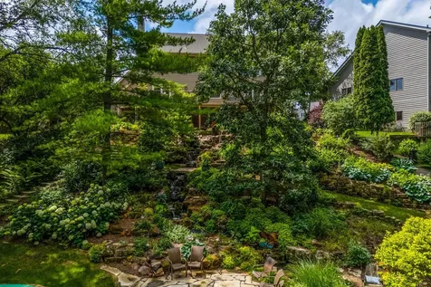 2768 Glendower Terrace Elgin IL 60124