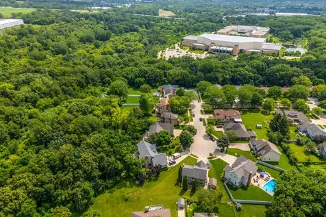 2768 Glendower Terrace Elgin IL 60124