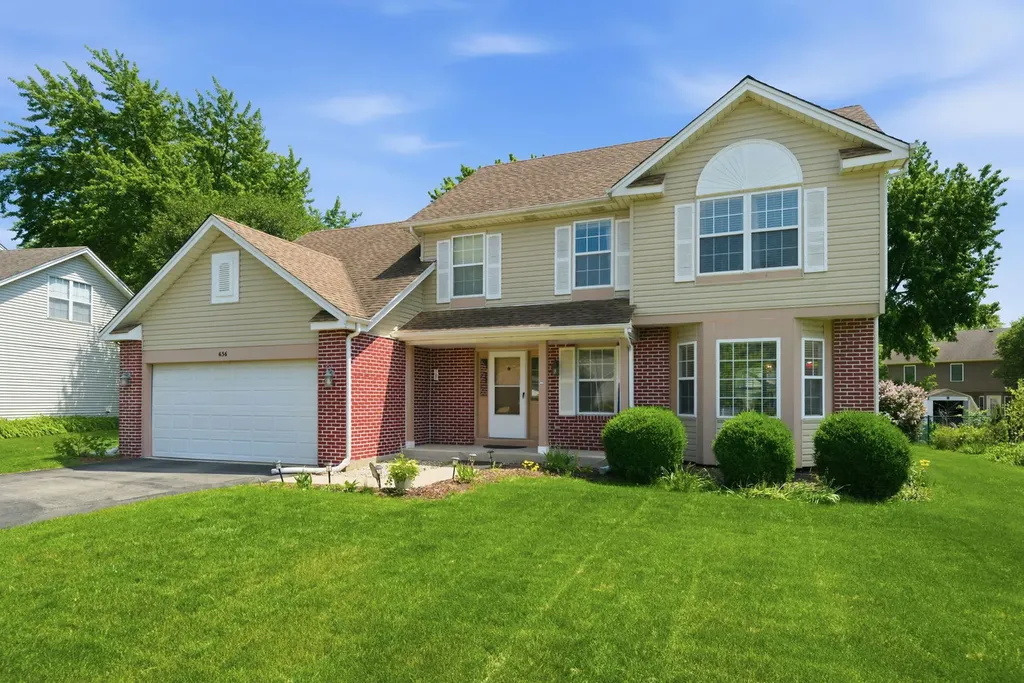 636 Briarwood Lane Oswego IL 60543