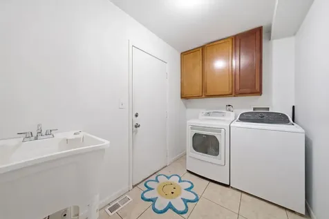 636 Briarwood Lane Oswego IL 60543