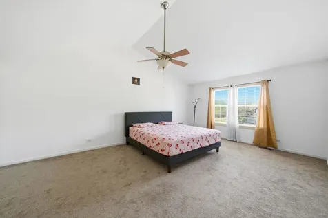 636 Briarwood Lane Oswego IL 60543