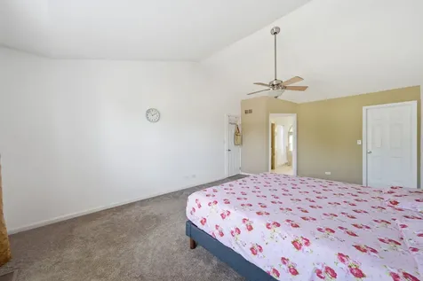 636 Briarwood Lane Oswego IL 60543