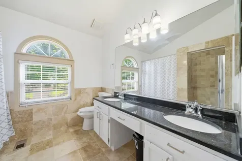 636 Briarwood Lane Oswego IL 60543