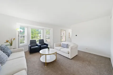 636 Briarwood Lane Oswego IL 60543