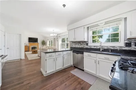 636 Briarwood Lane Oswego IL 60543