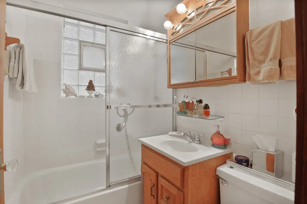 3051 North Mason Avenue Chicago IL 60634