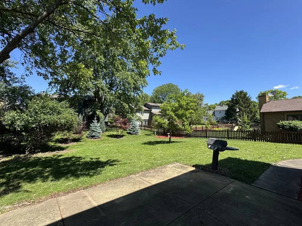 1217 Yorkshire Drive Naperville IL 60563