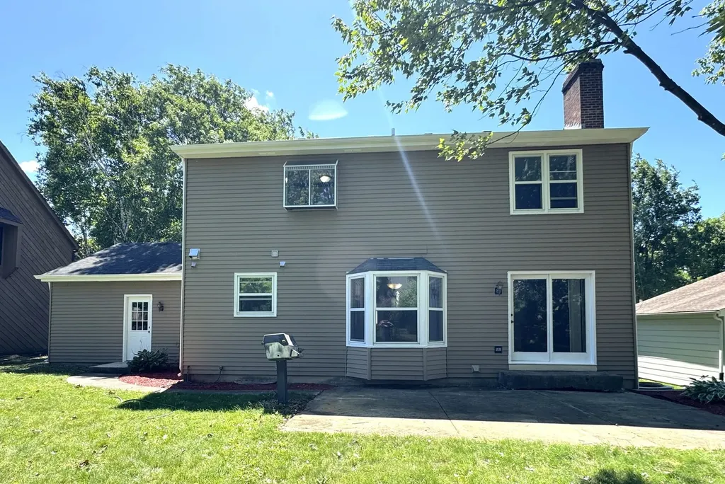 1217 Yorkshire Drive Naperville IL 60563