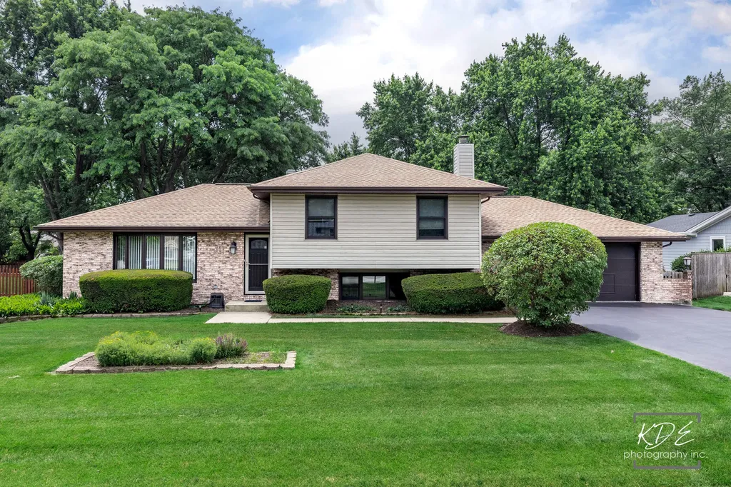 29W303 Hartman Drive Naperville IL 60564
