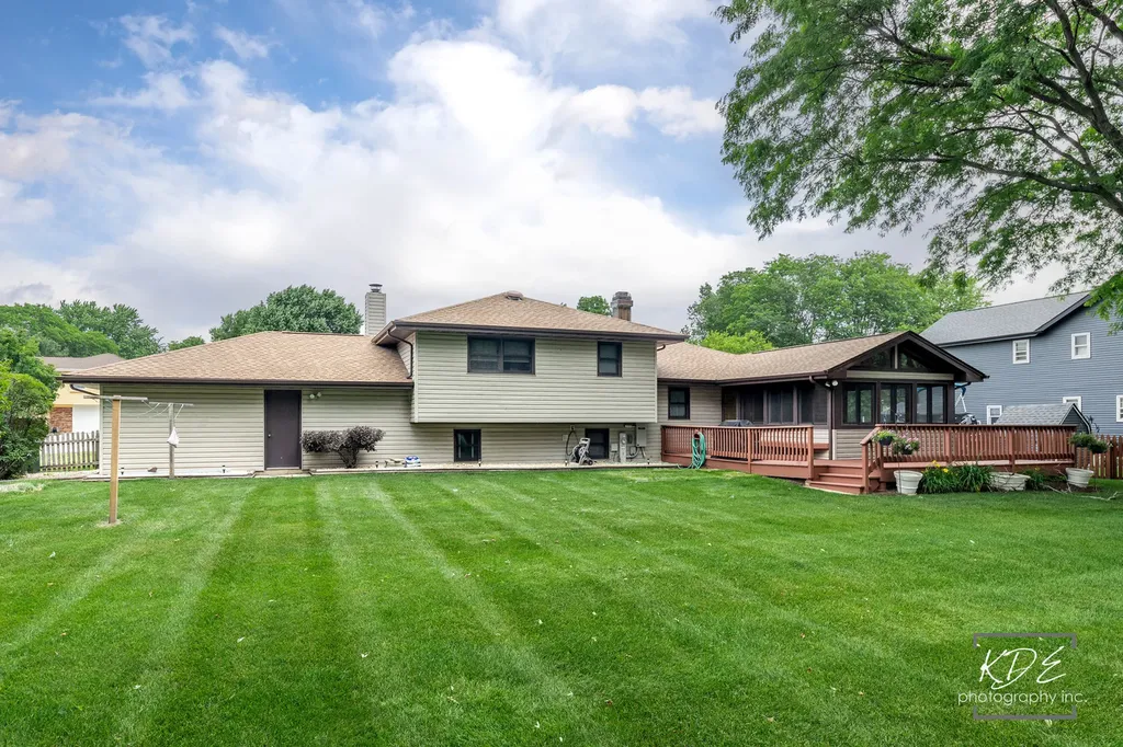 29W303 Hartman Drive Naperville IL 60564