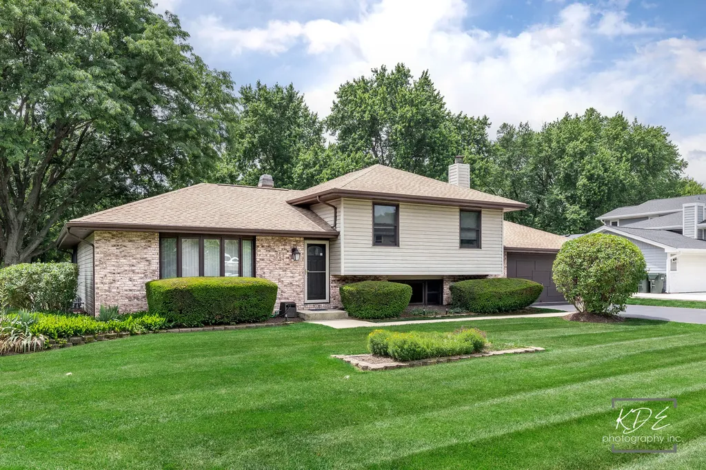 29W303 Hartman Drive Naperville IL 60564
