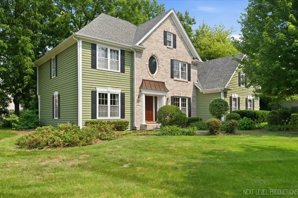 1002 Stonehedge Road St. Charles IL 60174