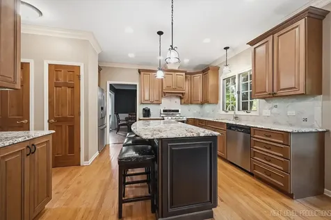 1002 Stonehedge Road St. Charles IL 60174