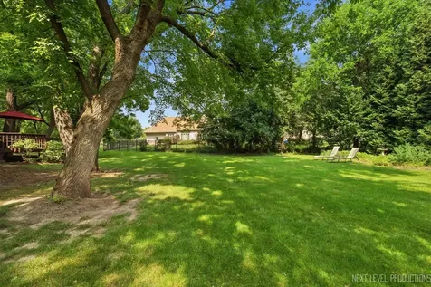 1002 Stonehedge Road St. Charles IL 60174