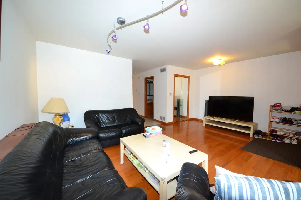 2823 South Farrell Street Chicago IL 60608