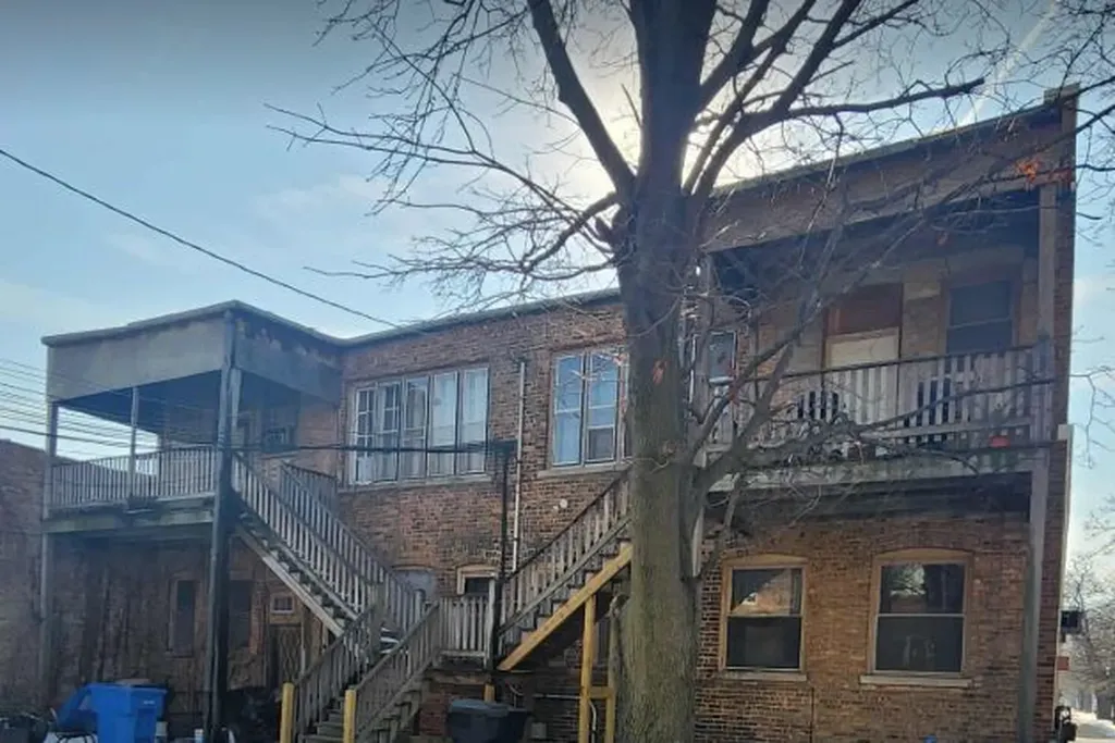 2032 East 79th Street Chicago IL 60649