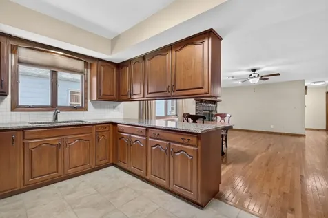 413 Price Street Morris IL 60450