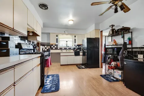 124 Sawyer Avenue La Grange IL 60525