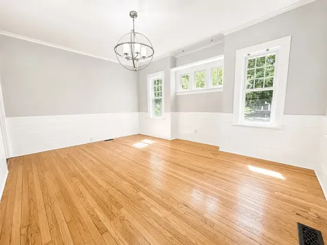 325 Camlin Avenue Rockford IL 61103