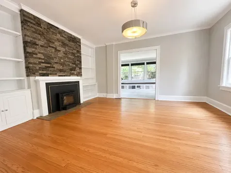 325 Camlin Avenue Rockford IL 61103
