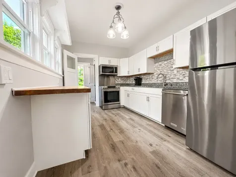 325 Camlin Avenue Rockford IL 61103