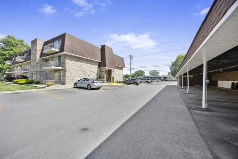 3237 South Manor Drive Lansing IL 60438