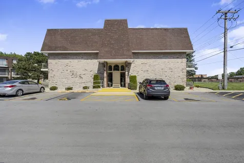 3237 South Manor Drive Lansing IL 60438