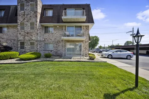 3237 South Manor Drive Lansing IL 60438