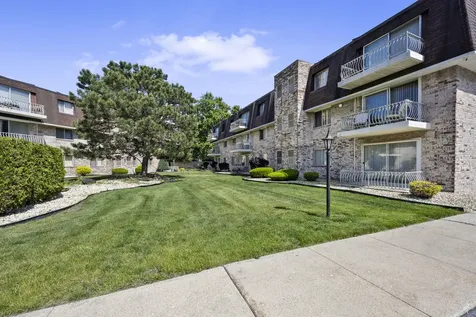 3237 South Manor Drive Lansing IL 60438
