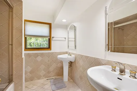 1509 Lori Lyn Lane Northbrook IL 60062