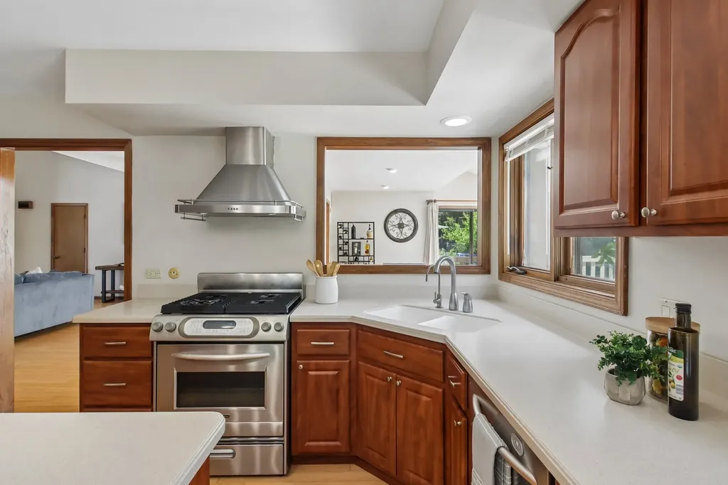 6225 Meyer Road Woodridge IL 60517