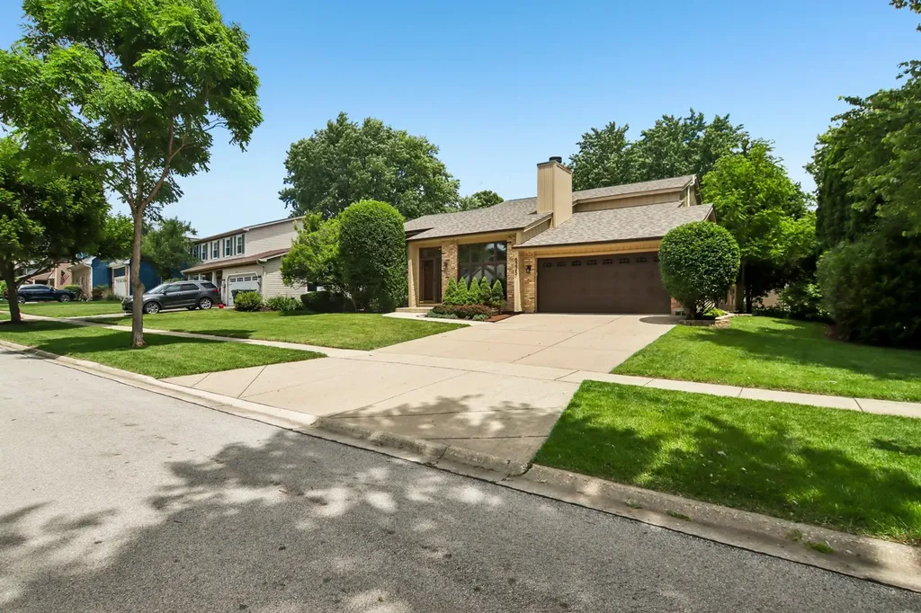 6225 Meyer Road Woodridge IL 60517