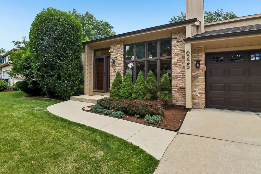 6225 Meyer Road Woodridge IL 60517